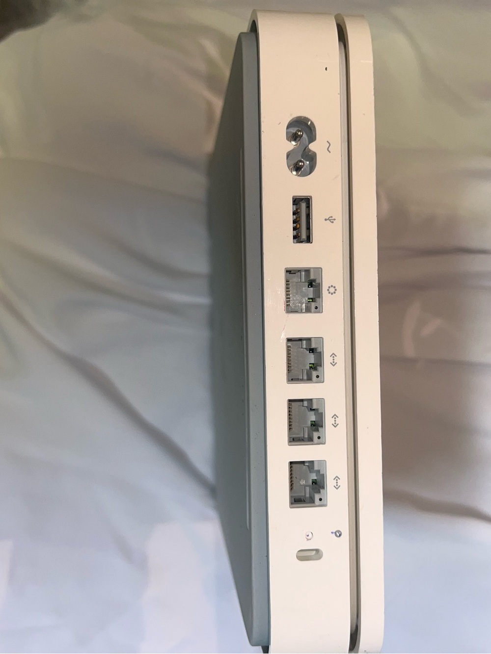 Apple Router - Picture 5 of 5